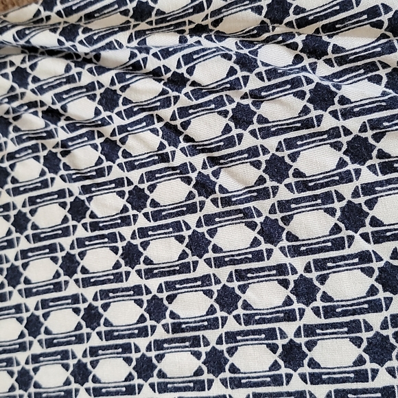 Top - Picture 2 of 4